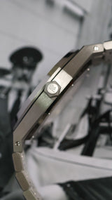 Audemars Piguet Royal Oak Selfwinding 2 year factory warranty