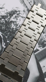 Audemars Piguet Royal Oak Selfwinding 2 year factory warranty