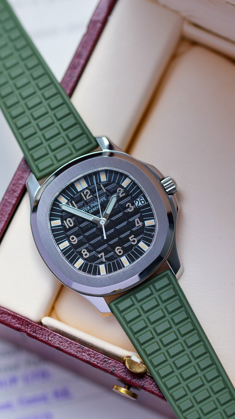 Patek Philippe Aquanaut 5065 Full set Patek uncut kaki strap