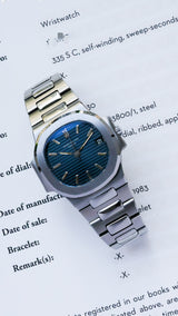 Patek Philippe Nautilus Pristine condition. Extract of the archives